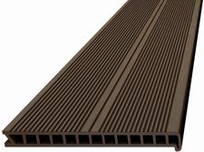 Ступень из ДПК Deckron. Пустотелая с брашингом